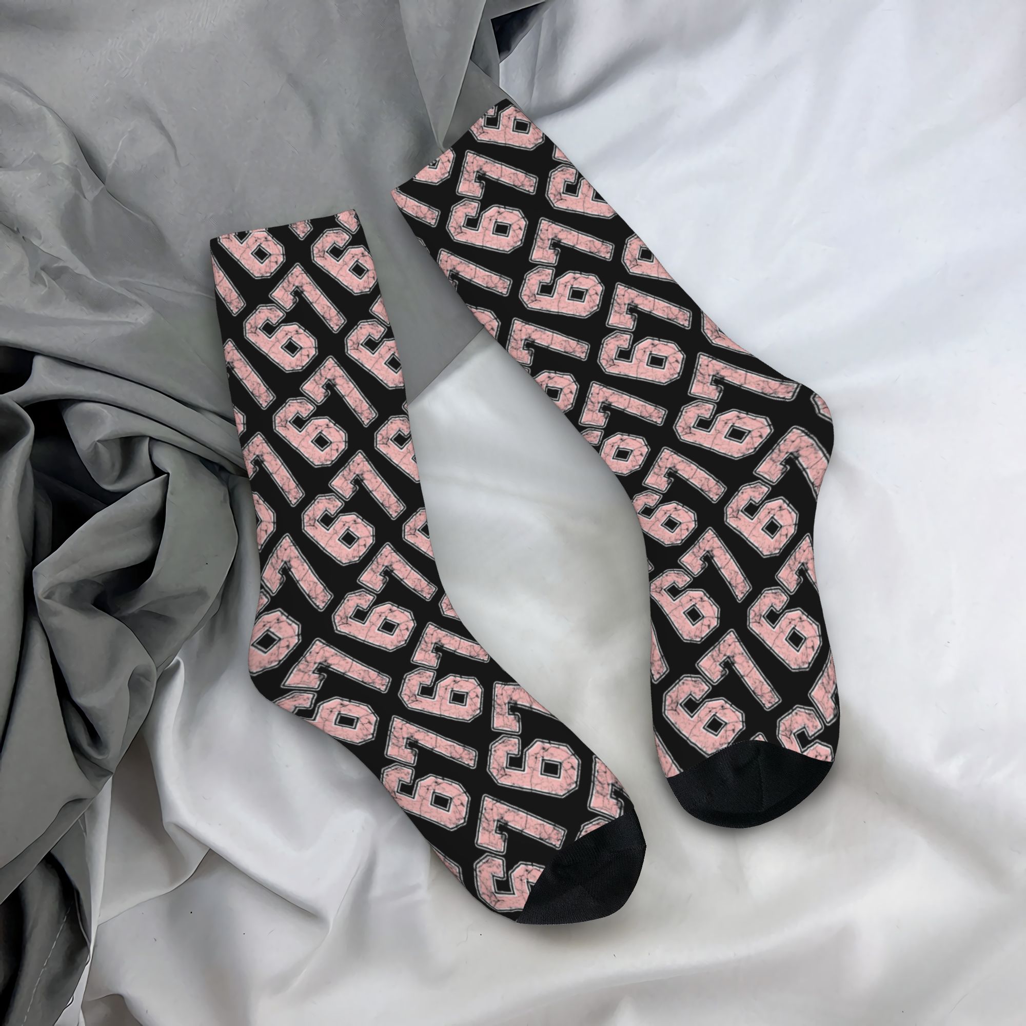 Dress Sock Men - جوارب مخصصة مضحكة برقم سبعة وستين